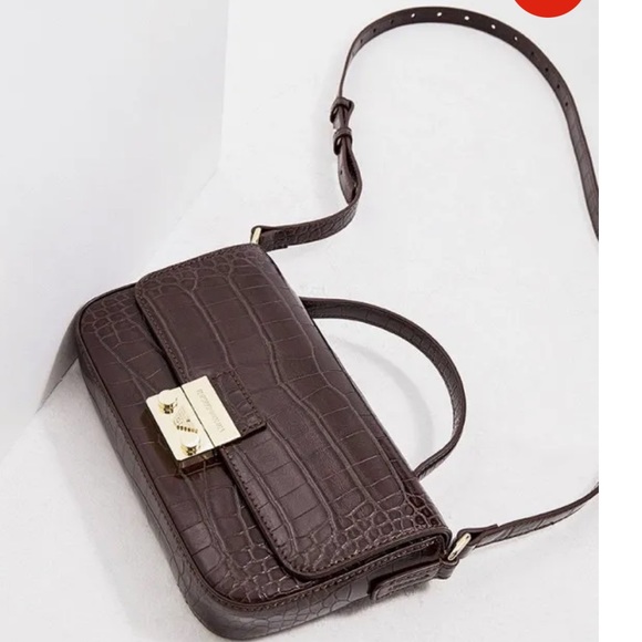 Armani Crossbody/Shoulder Bag NEW. Free Shipping! - Picture 3 of 8